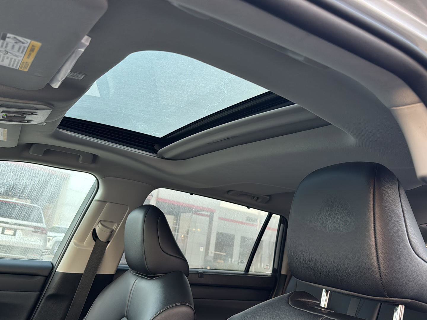 Used 2024 Toyota Highlander XLE image 28