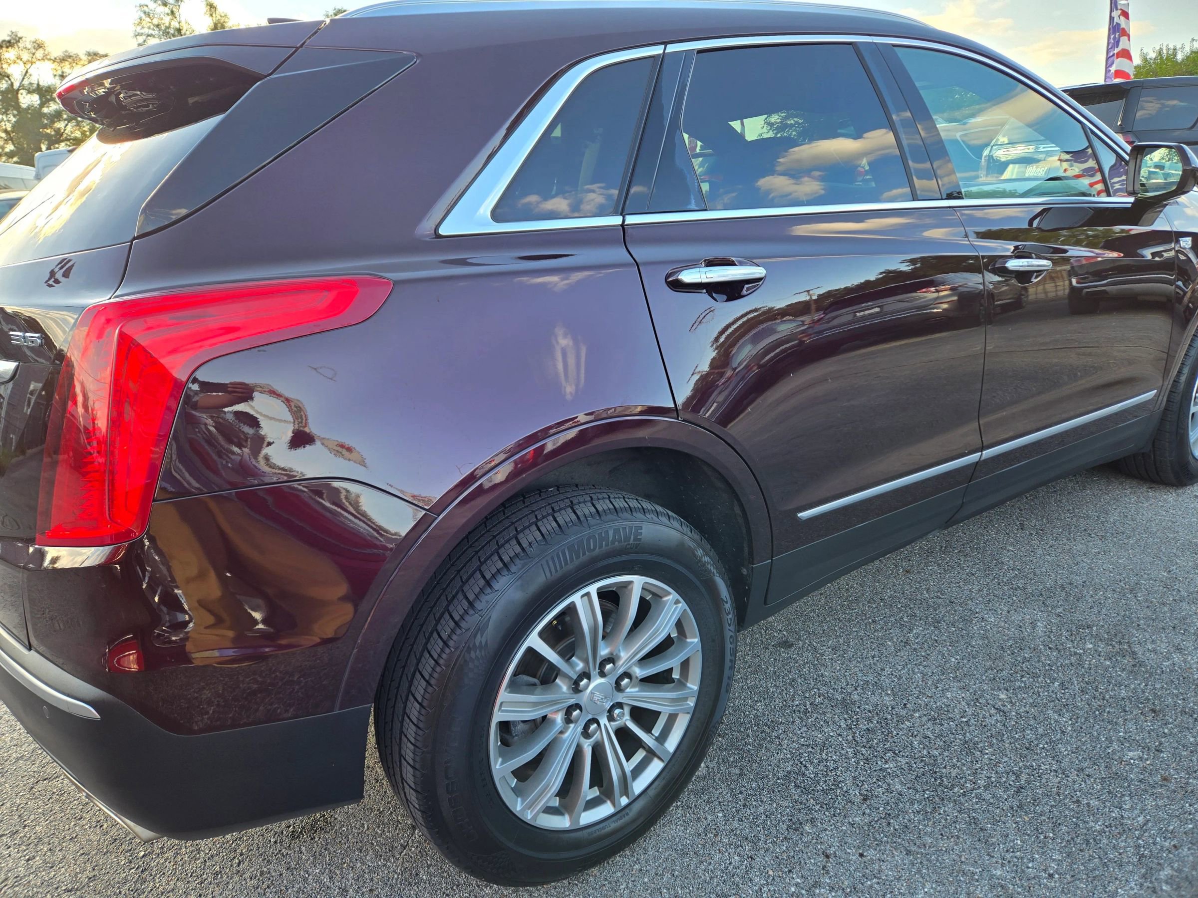 Used 2017 Cadillac XT5 Luxury w/ Driver Awareness Package image 11