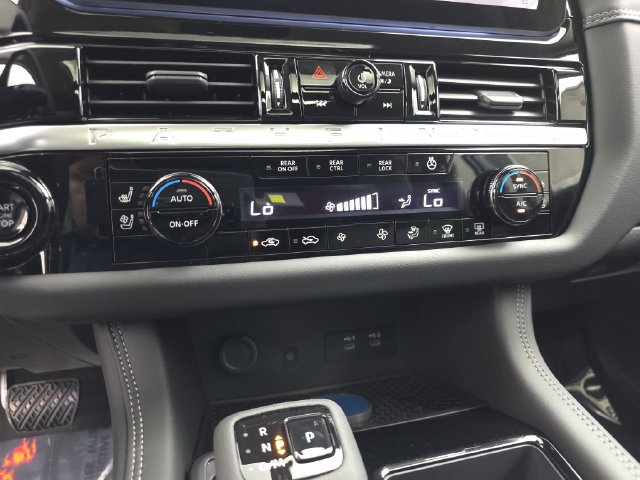 New 2026 Nissan Pathfinder Platinum w/ Accent Package FWD image 33