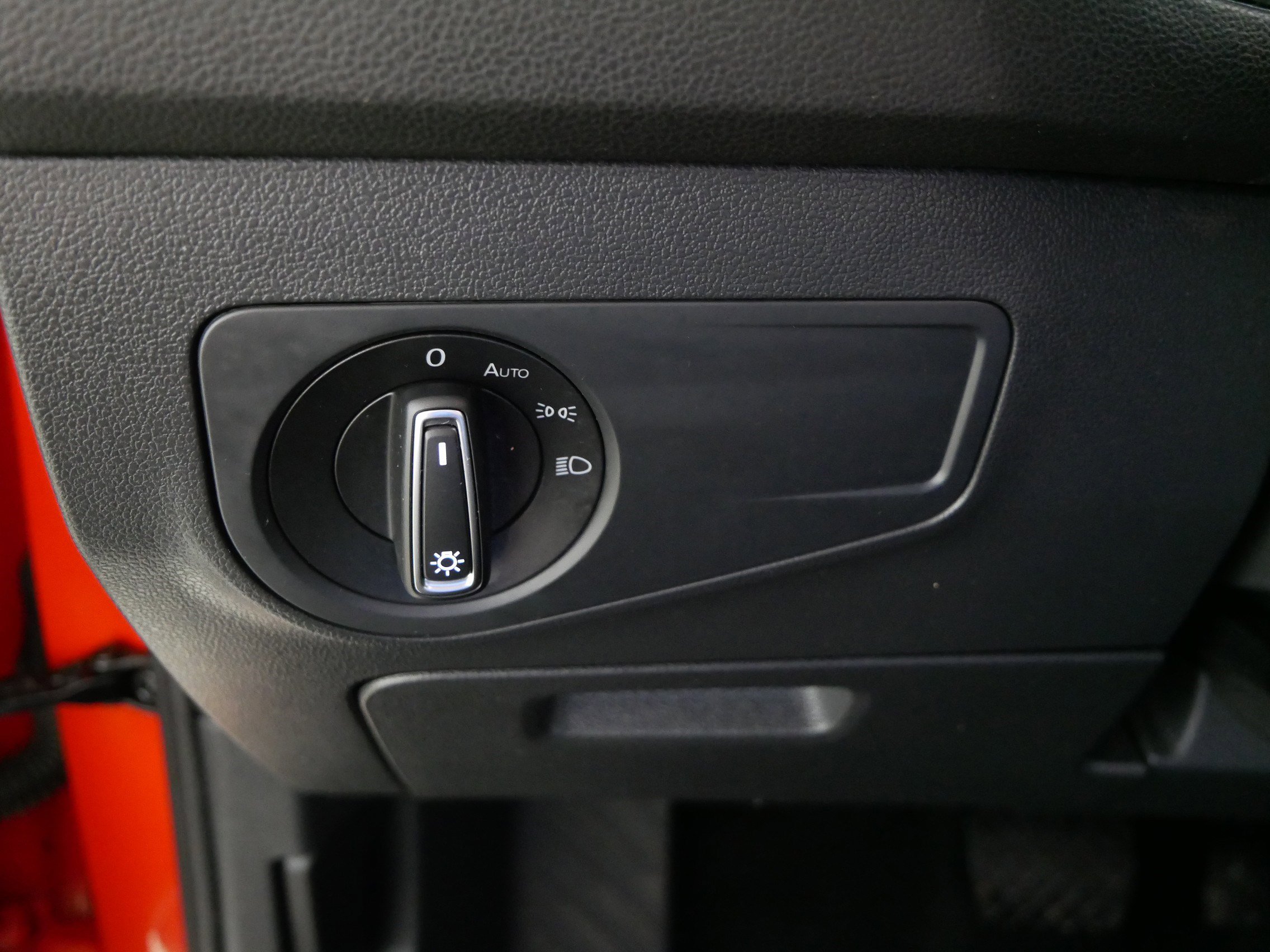 Used 2019 Volkswagen Tiguan SE image 26