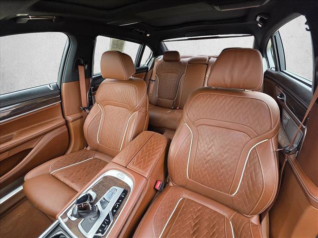 Used 2020 BMW 745e xDrive image 14