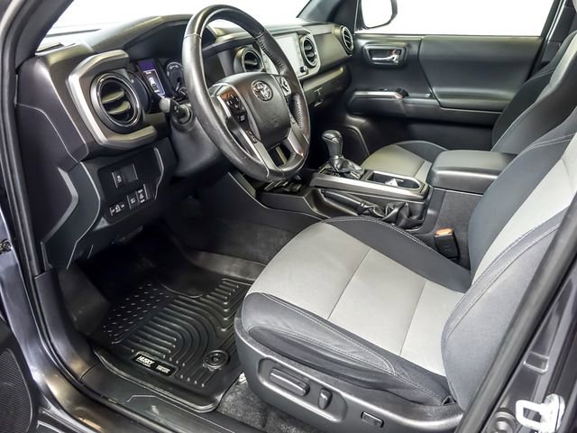 Used 2021 Toyota Tacoma TRD Sport w/ Technology Package image 13