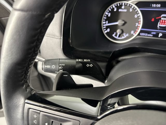 Used 2025 Nissan Pathfinder SL AWD/4WD image 16