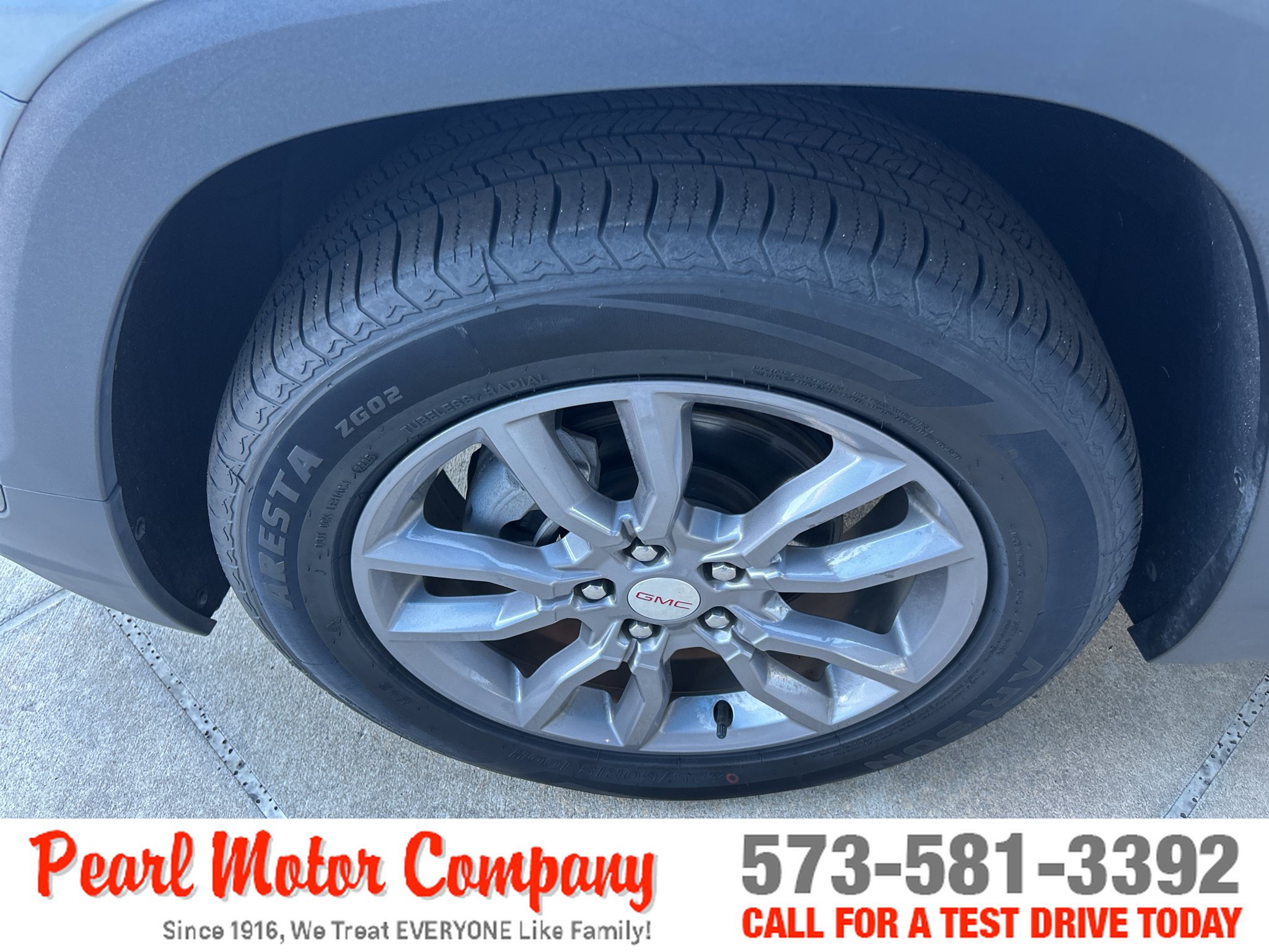 Used 2024 GMC Terrain SLT AWD/4WD image 8