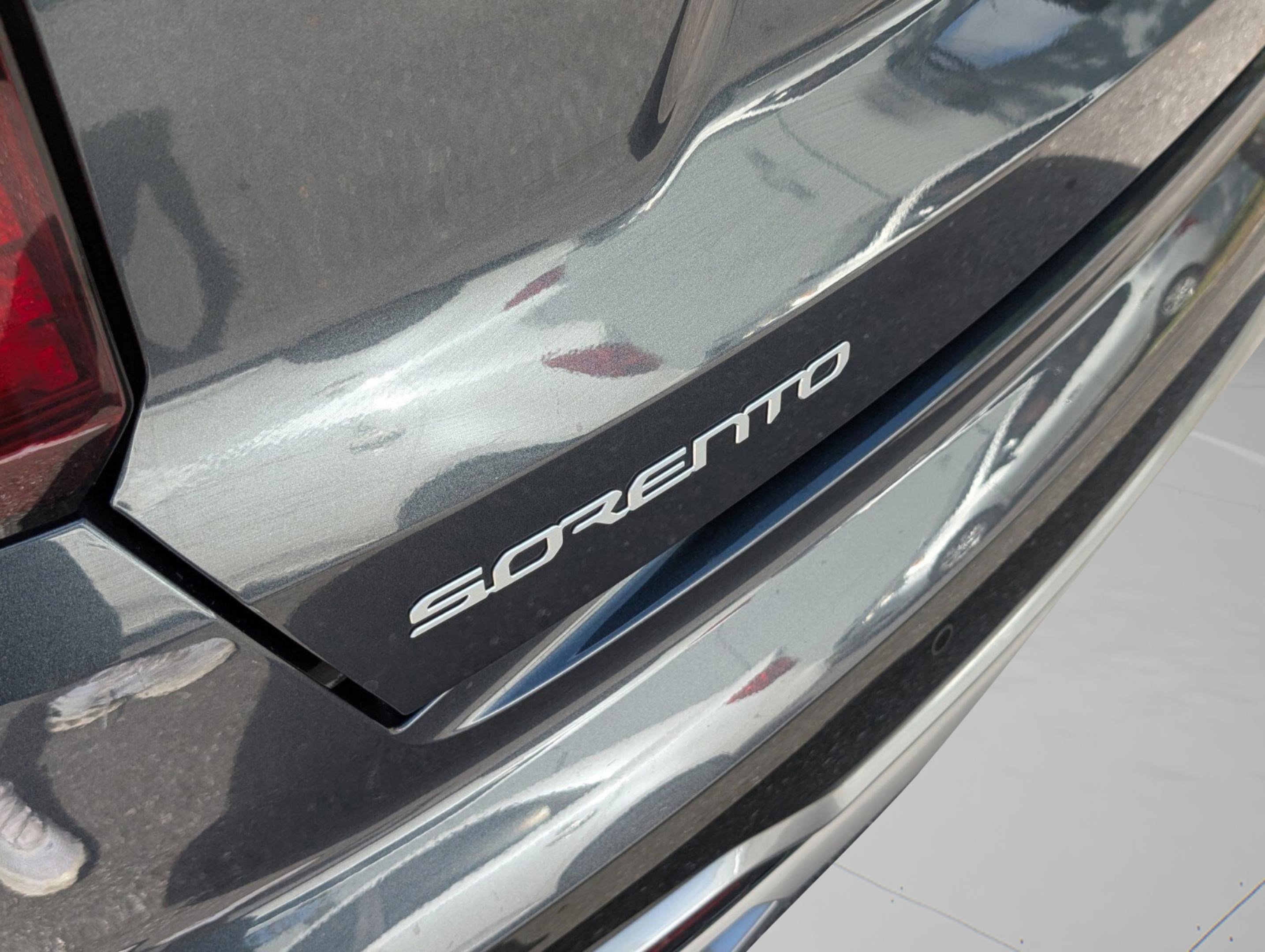 Used 2023 Kia Sorento S w/ Panoramic Sunroof Package FWD image 21