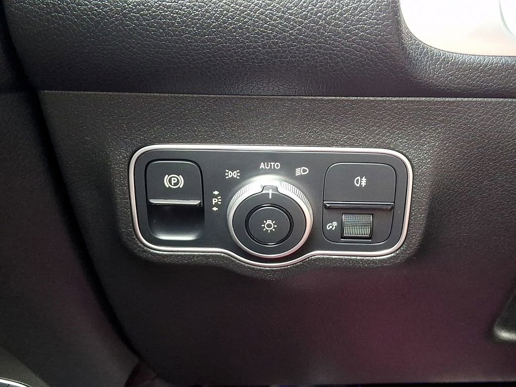 Used 2024 Mercedes-Benz GLB 35 AMG GLB 35 AMG image 24