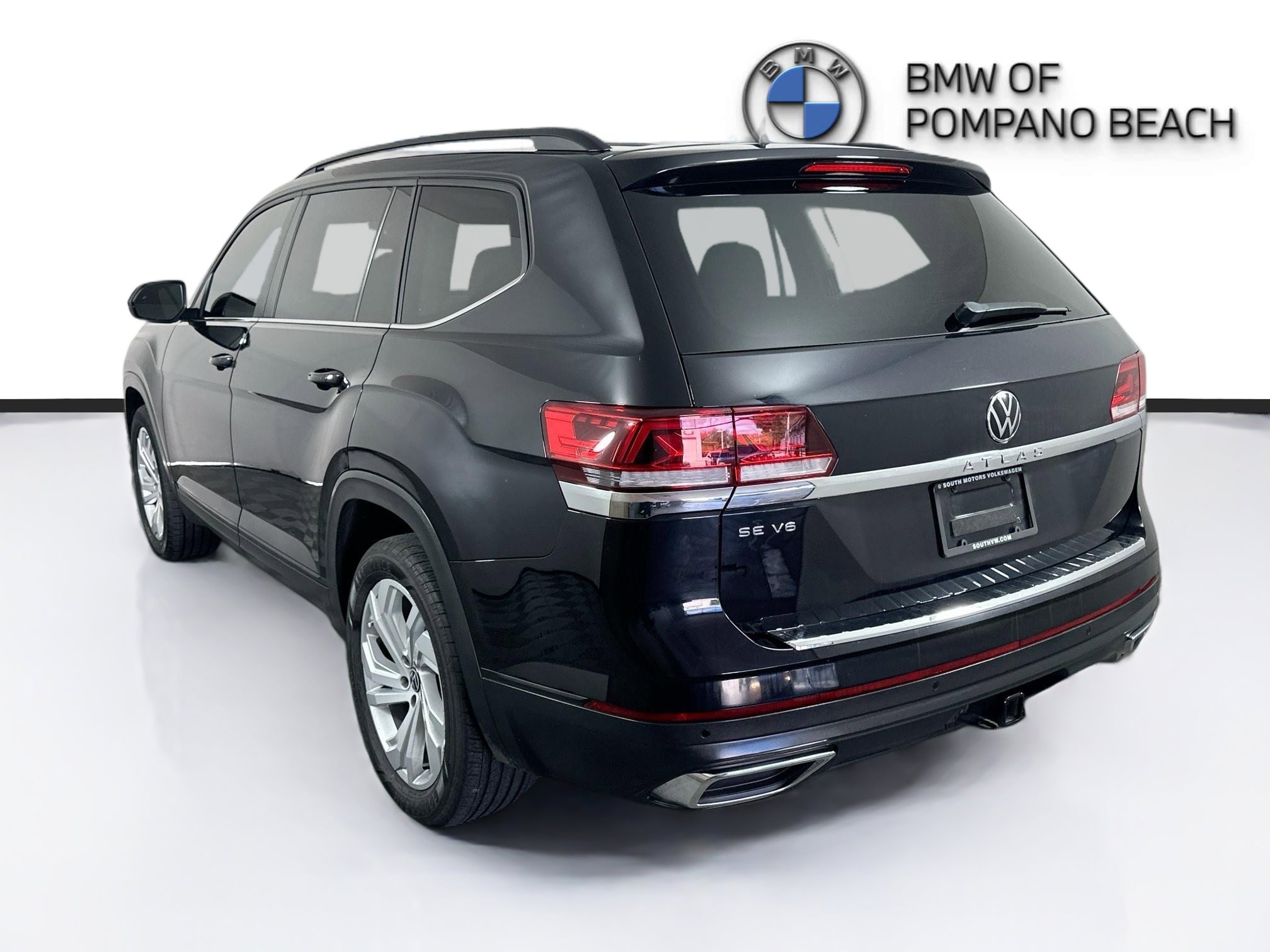 Used 2023 Volkswagen Atlas SE w/ Panoramic Sunroof Package image 6
