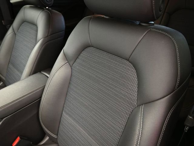 Used 2025 Buick Envista Preferred image 18