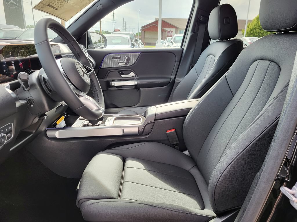 Used 2025 Mercedes-Benz GLB 250 4MATIC image 4