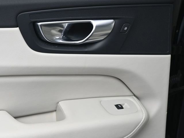 Used 2023 Volvo XC60 B5 Plus w/ Protection Package Premier image 21