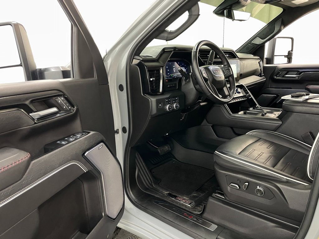 Used 2024 GMC Sierra 2500 AT4X image 30