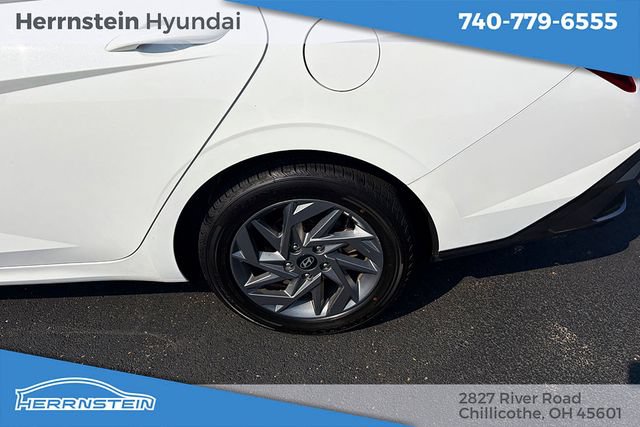 Used 2024 Hyundai Elantra SEL FWD image 13