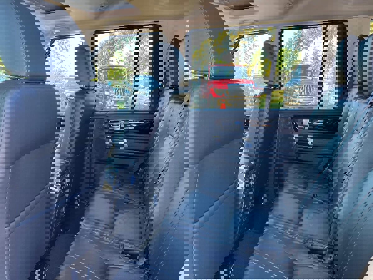 Used 2013 Land Rover LR4 HSE image 35