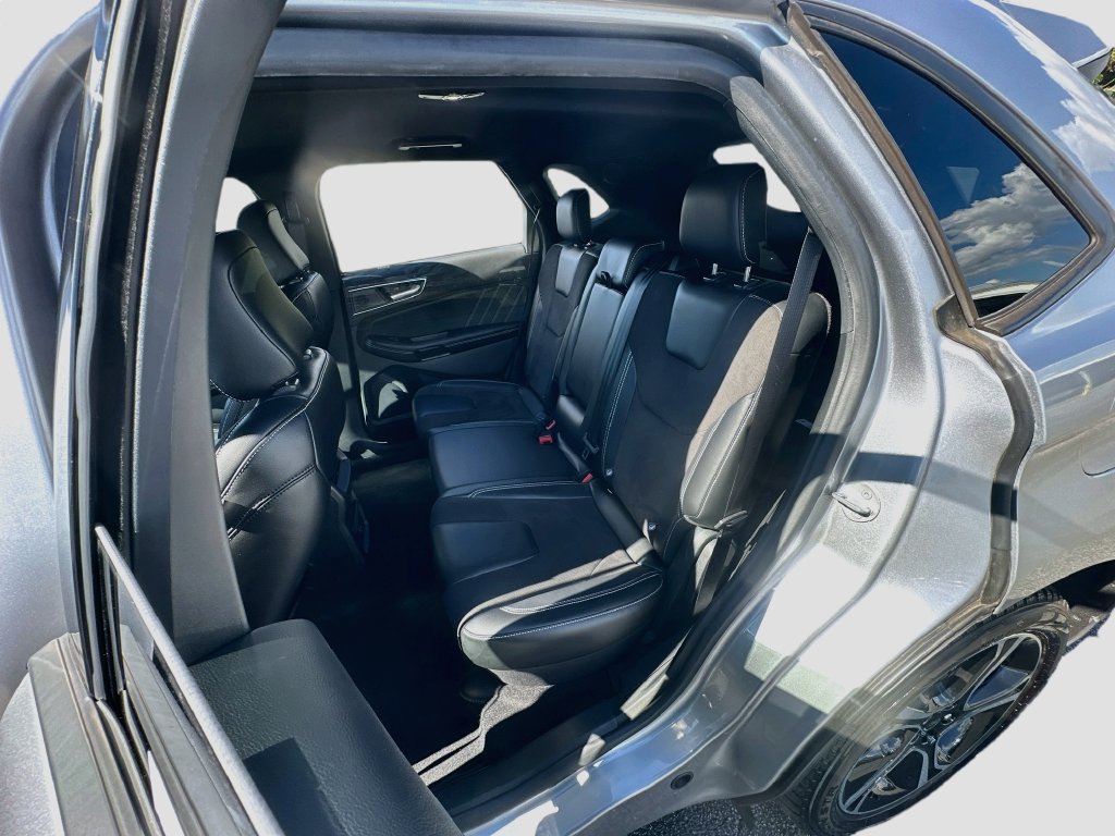 Used 2022 Ford Edge ST AWD/4WD image 23