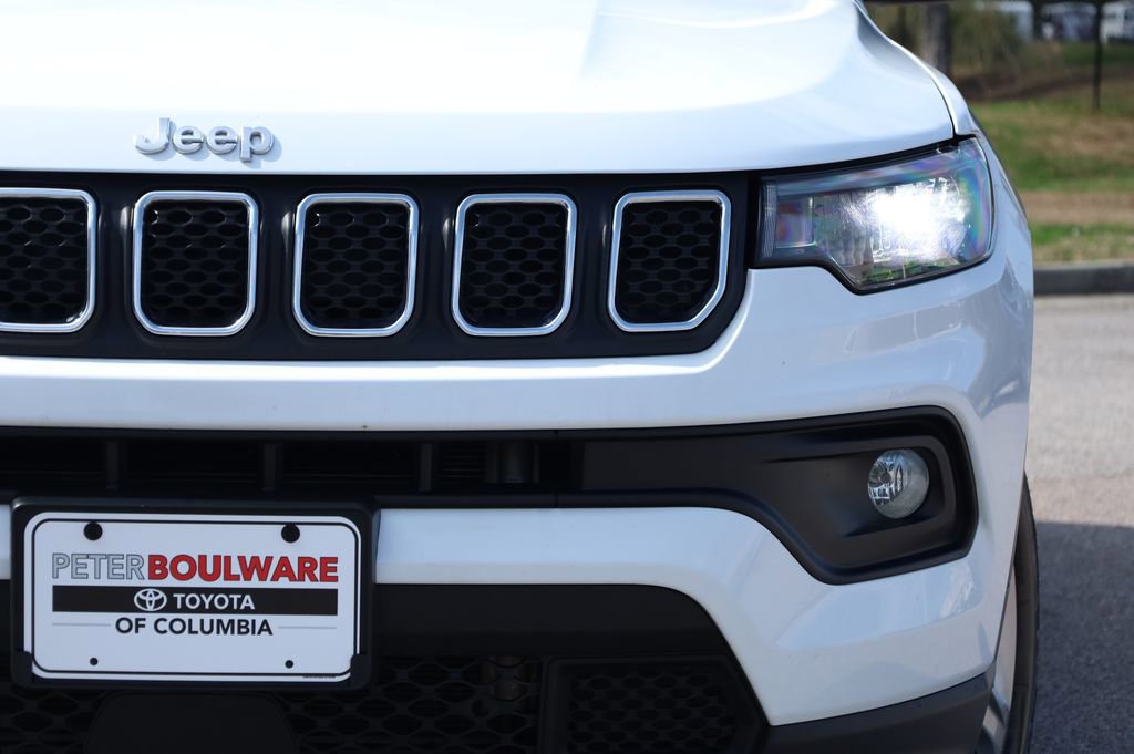 Used 2024 Jeep Compass Latitude image 14