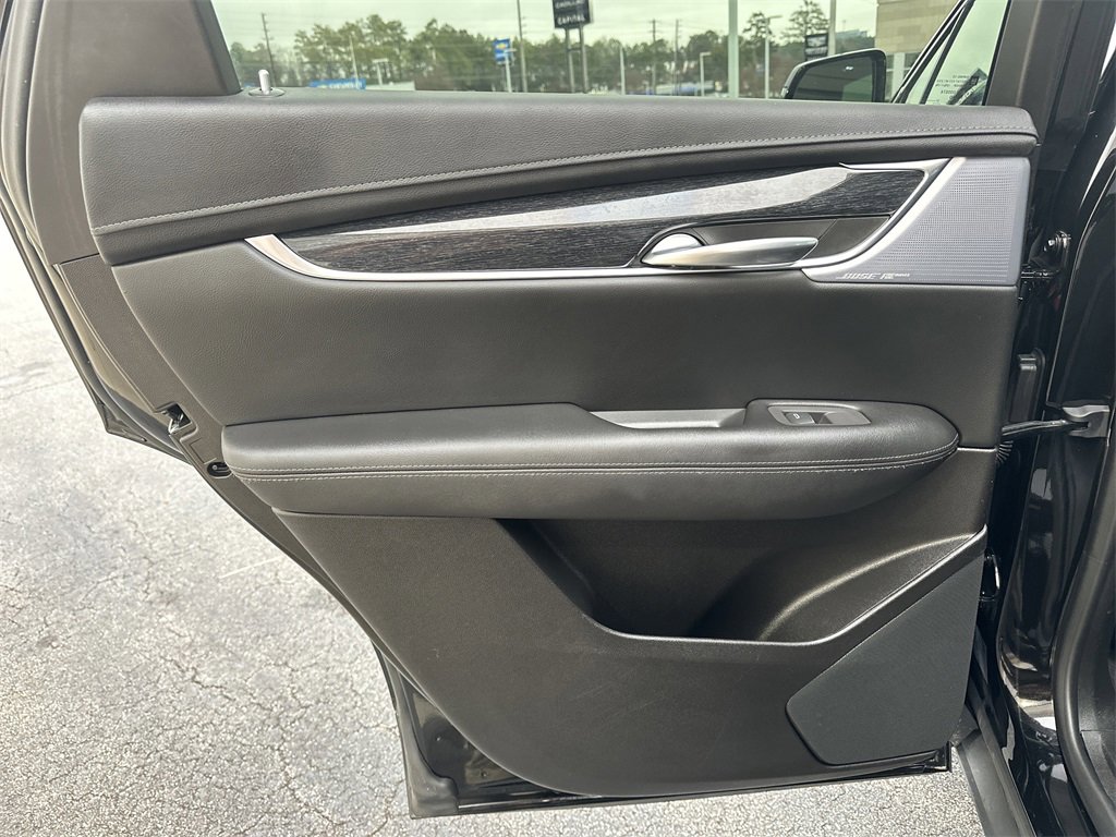 Certified 2022 Cadillac XT5 Premium Luxury w/ LPO, ONYX Package image 22