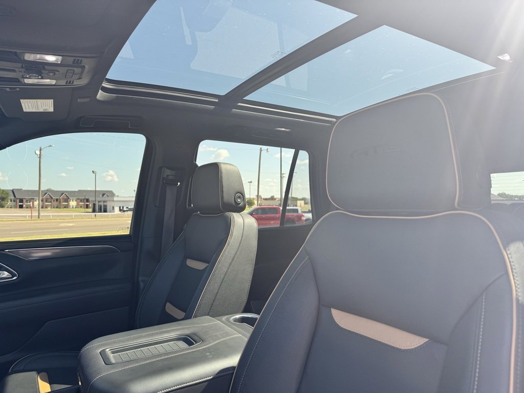 Used 2024 GMC Yukon AT4 w/ Technology Package image 21