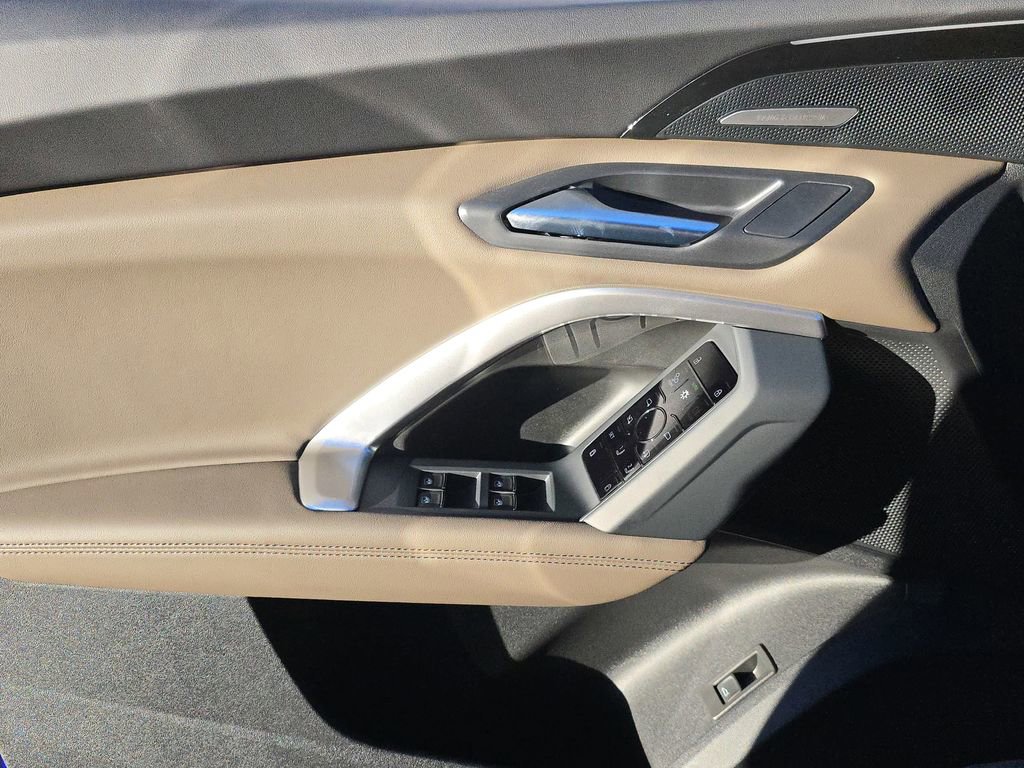 New 2025 Audi Q5 Prestige image 18