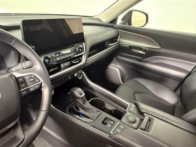 Used 2024 Toyota Grand Highlander XLE AWD/4WD image 26