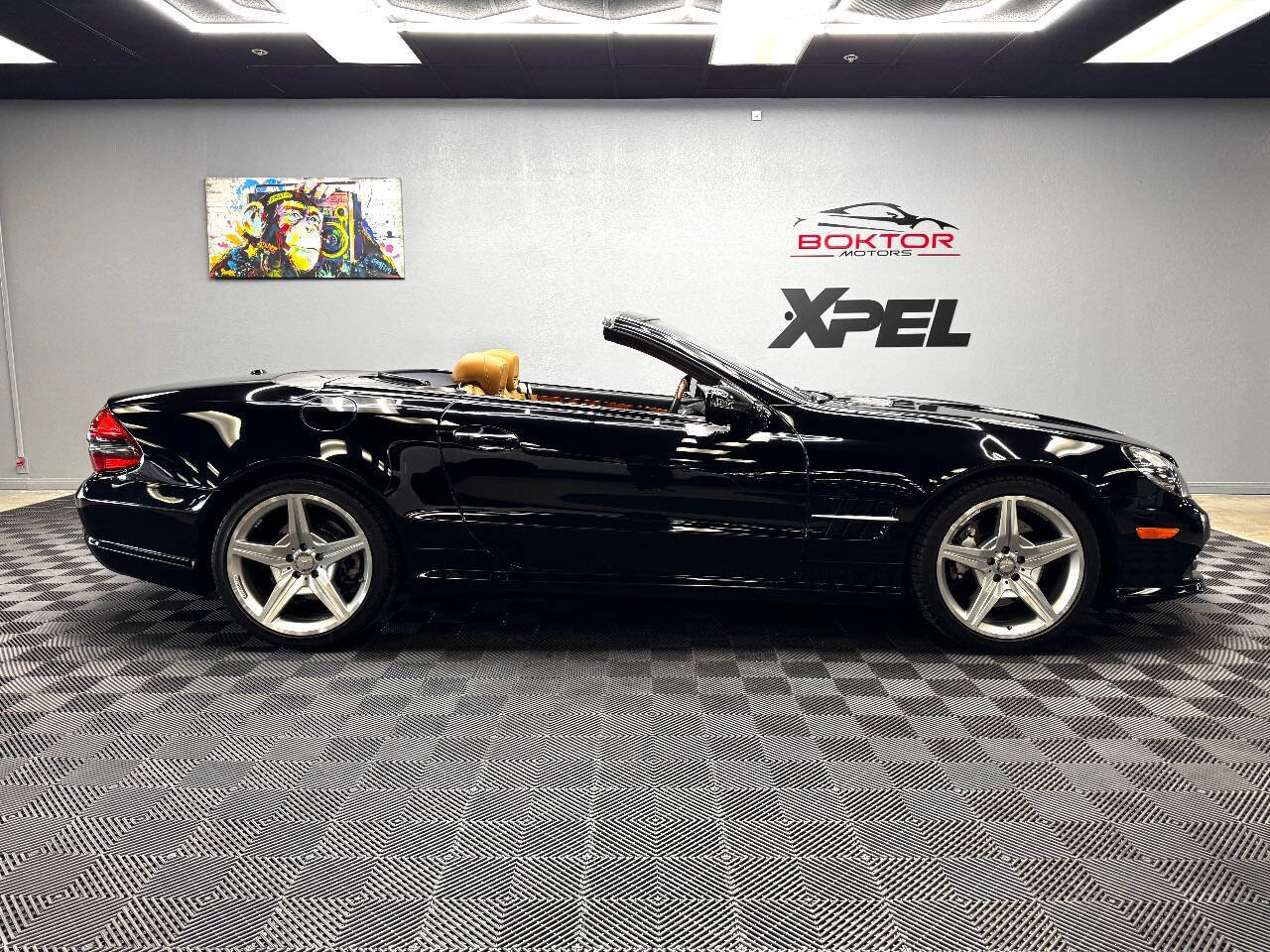 Used 2011 Mercedes-Benz SL 550 image 24