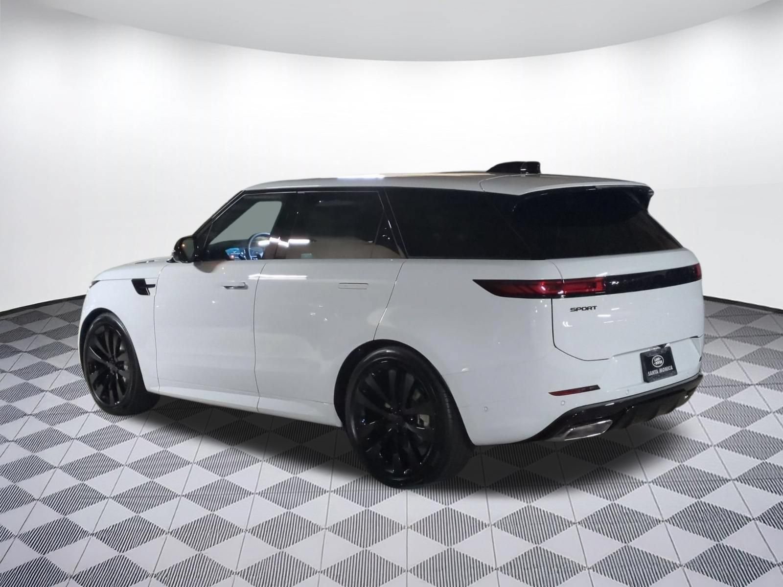New 2026 Land Rover Range Rover Sport Dynamic SE AWD/4WD image 3