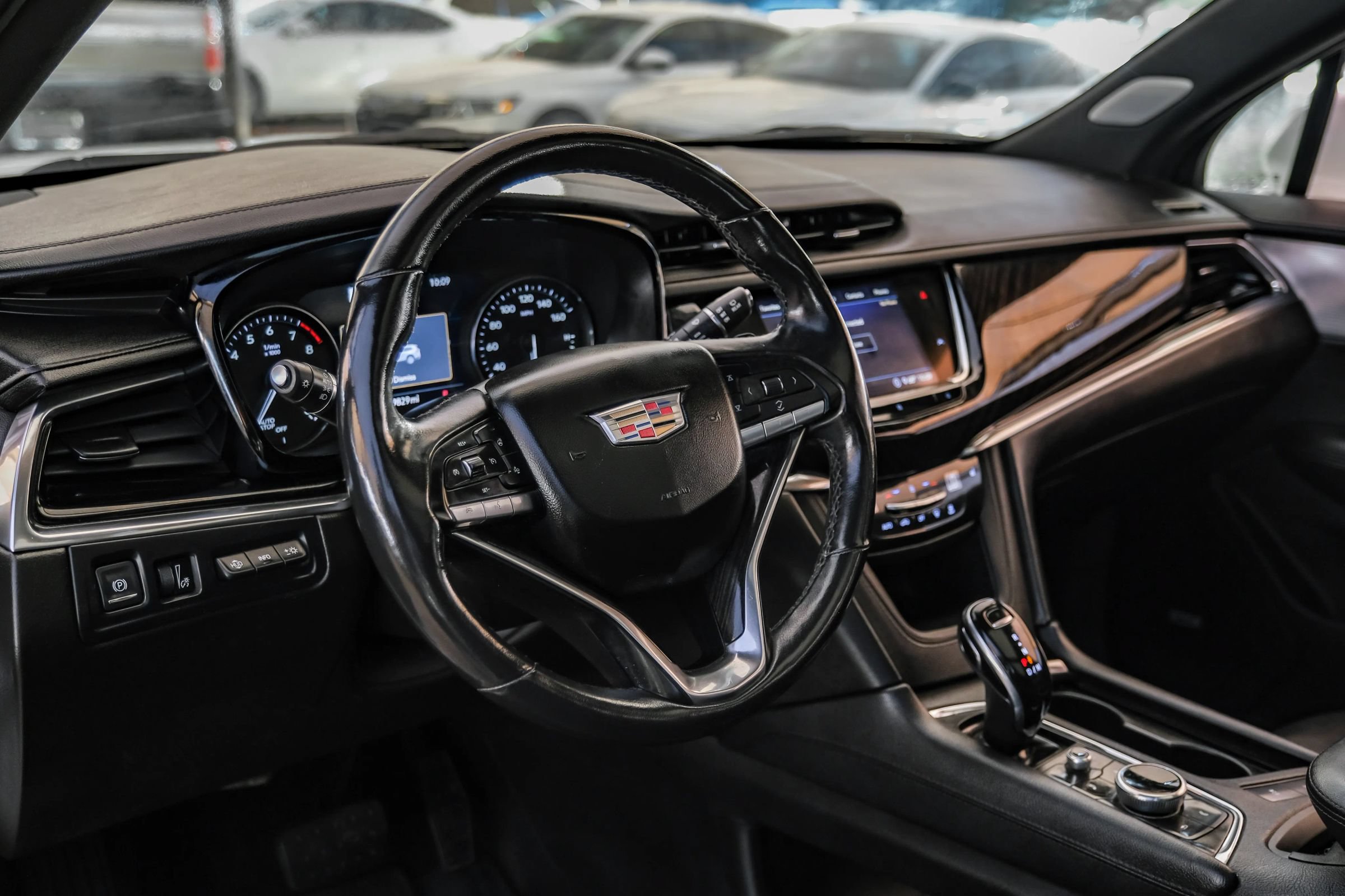 Used 2020 Cadillac XT6 Premium Luxury FWD image 3