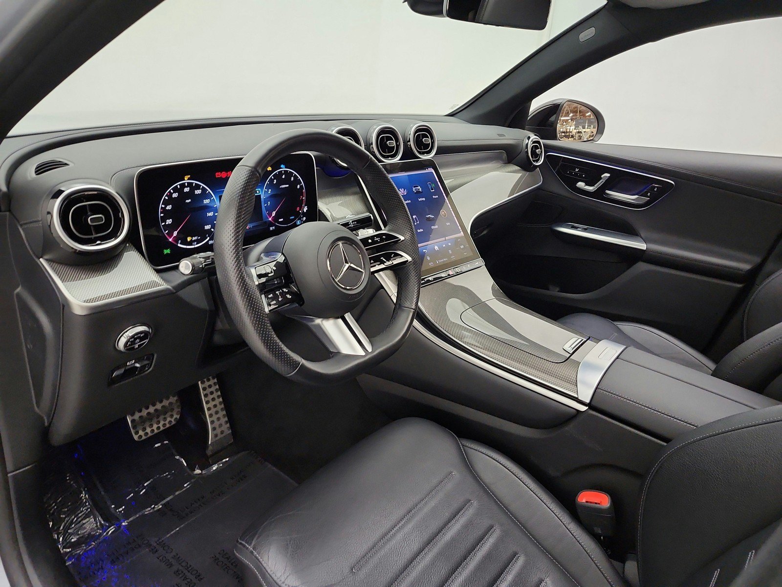 Used 2024 Mercedes-Benz GLC 300 4MATIC image 12