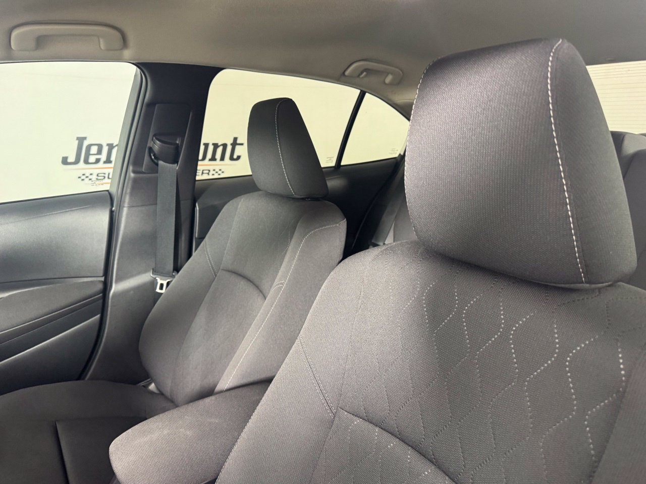 Used 2025 Toyota Corolla LE FWD image 21
