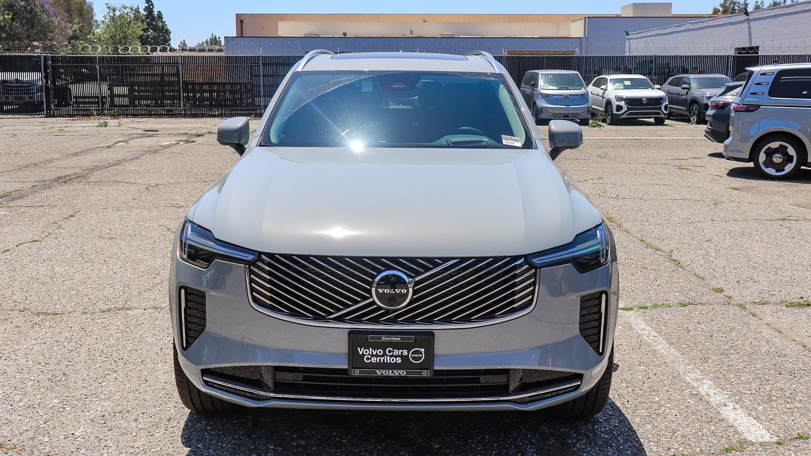 Used 2025 Volvo XC90 B6 Ultra w/ Protection Package Premier AWD/4WD image 2