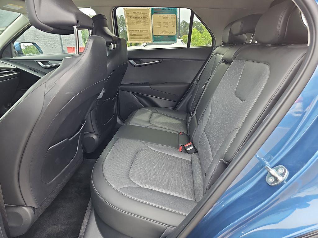 Used 2023 Kia Niro SX Touring FWD image 18