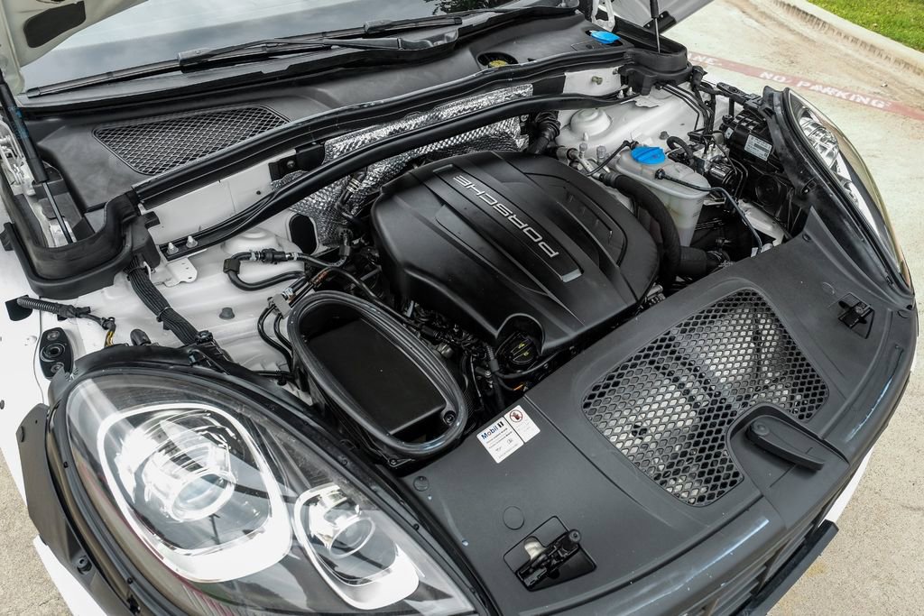 Used 2018 Porsche Macan AWD/4WD image 57