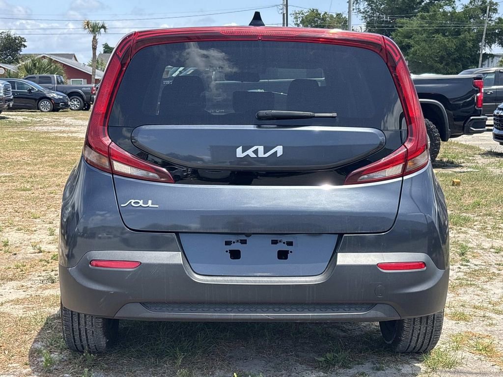 Used 2022 Kia Soul LX FWD image 4