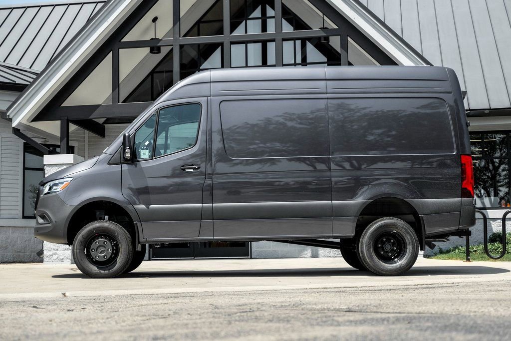 Used 2025 Mercedes-Benz Sprinter 3500 image 3