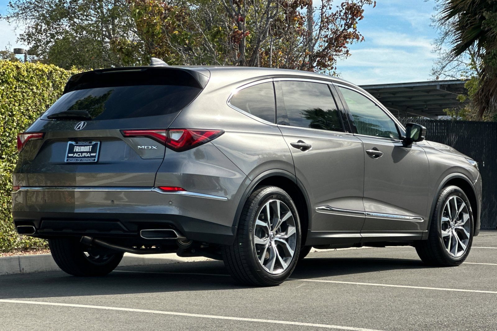 Used 2024 Acura MDX w/ Technology Package FWD image 4