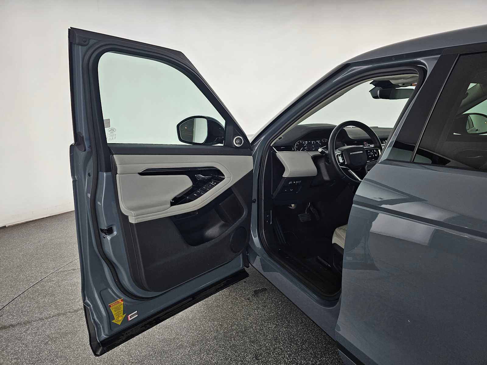 Used 2023 Land Rover Range Rover Evoque S image 19