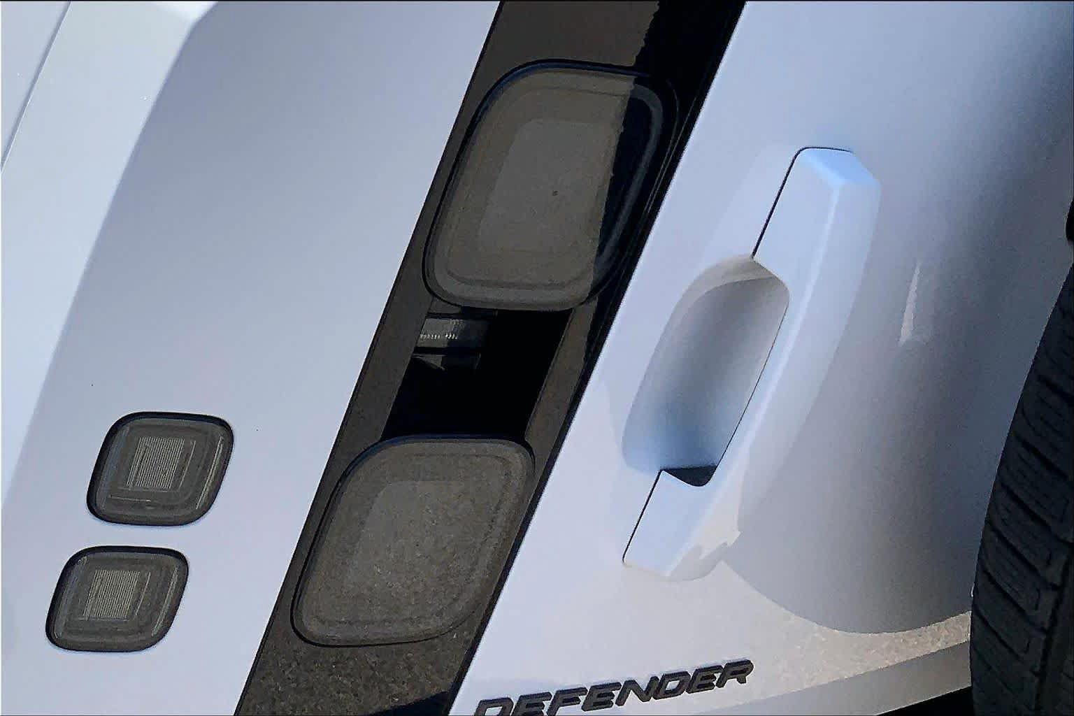 New 2026 Land Rover Defender 110 X-Dynamic SE AWD/4WD image 5