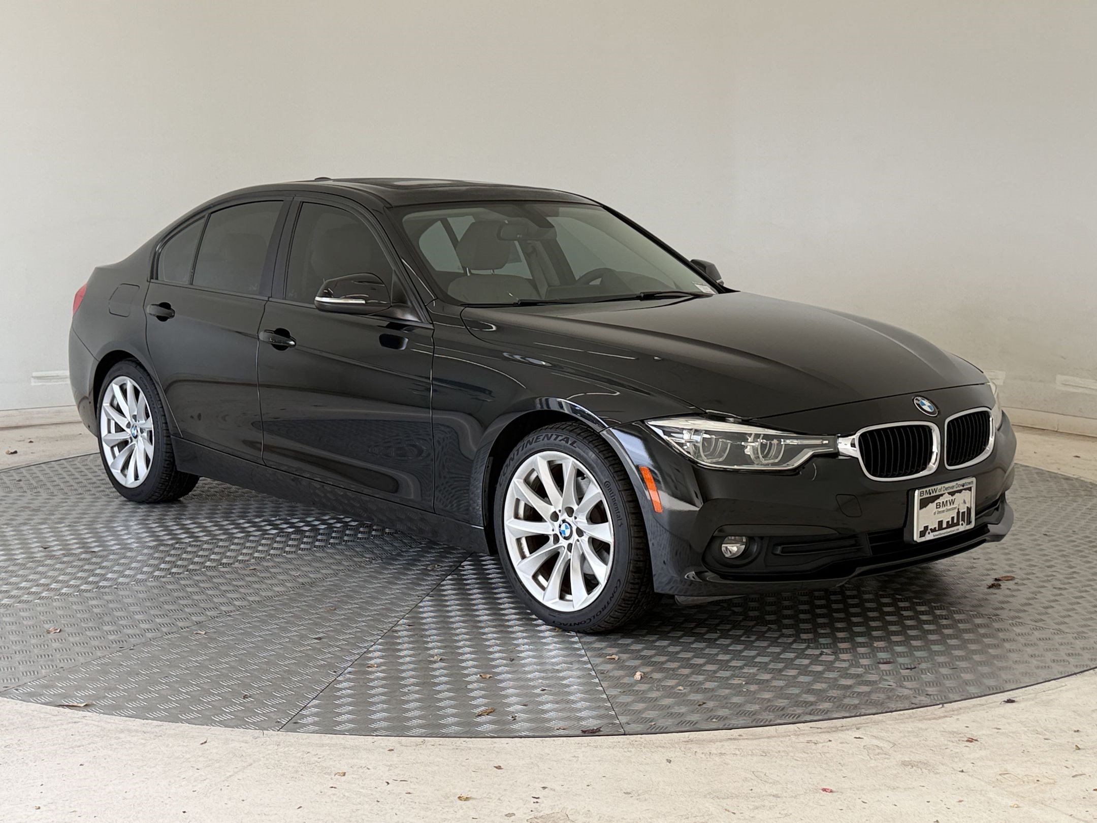 Used 2018 BMW 320i Sedan RWD image 7