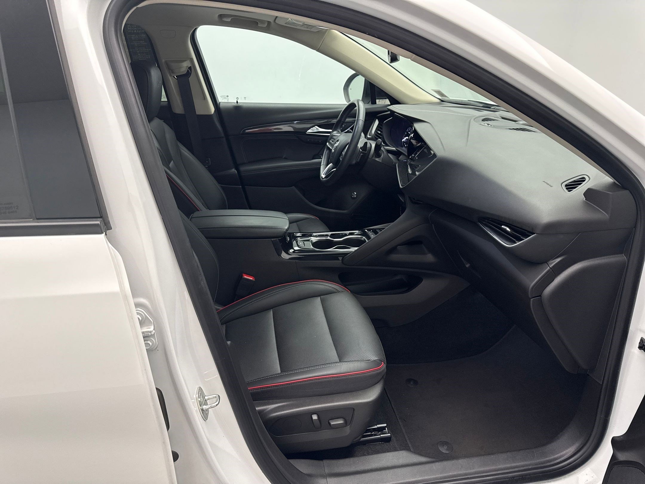 Certified 2022 Buick Envision Essence w/ Sport Touring Package image 24