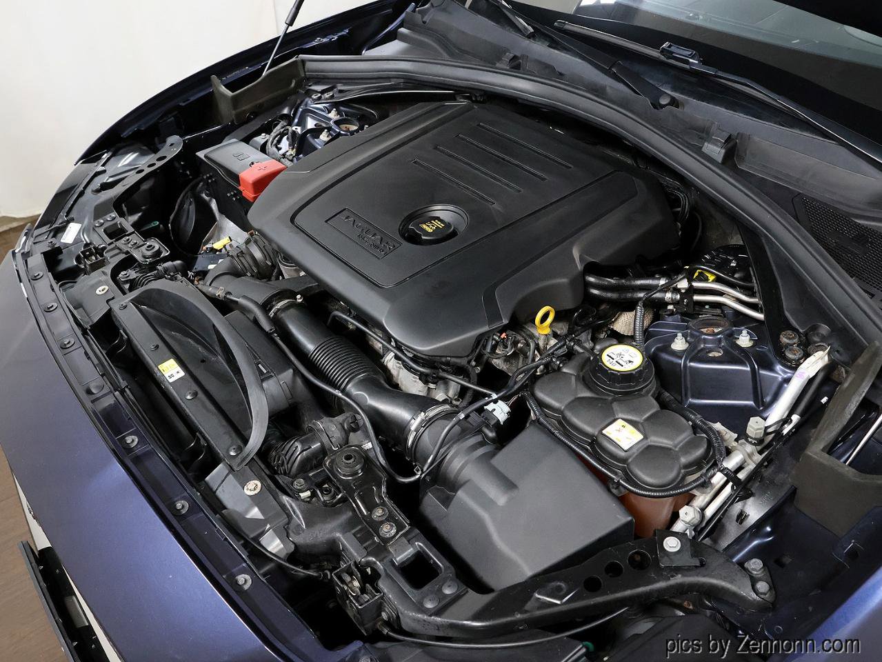 Used 2018 Jaguar F-PACE Prestige image 40