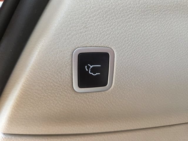 Used 2023 Chrysler Pacifica Touring-L FWD image 41