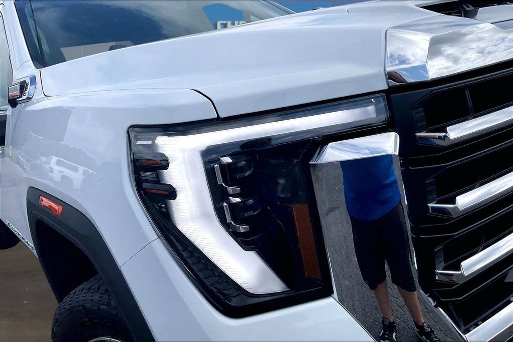 New 2026 GMC Sierra 2500 SLT AWD/4WD image 15