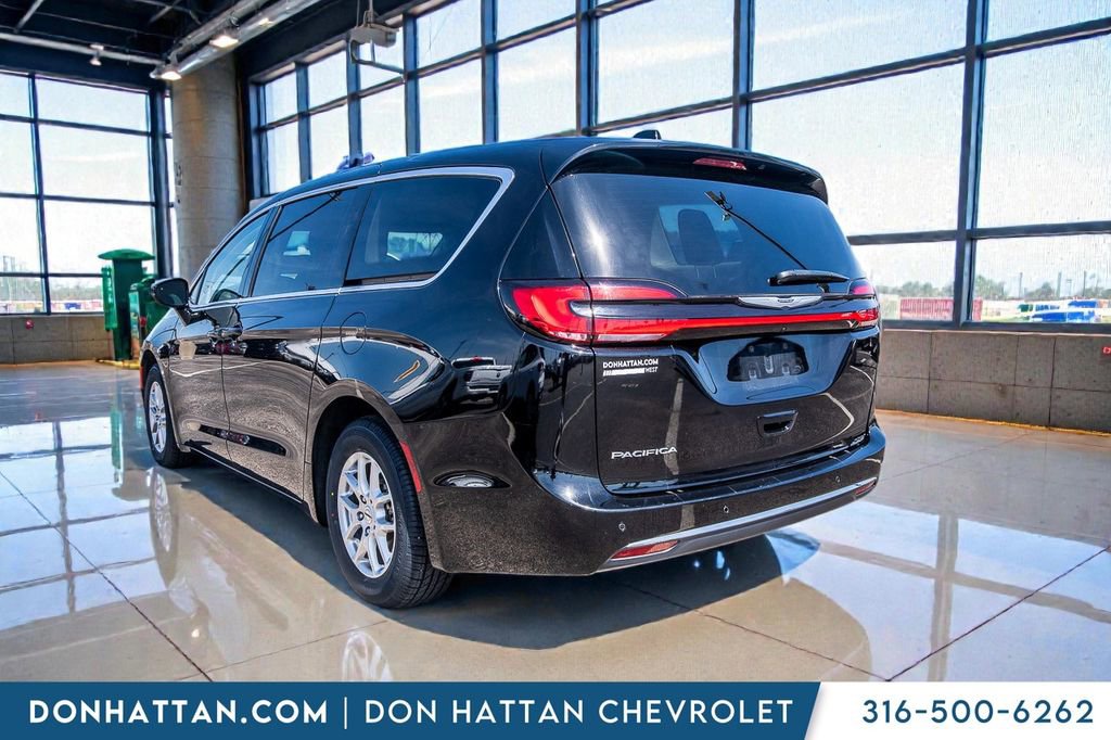 Used 2024 Chrysler Pacifica Touring-L image 25