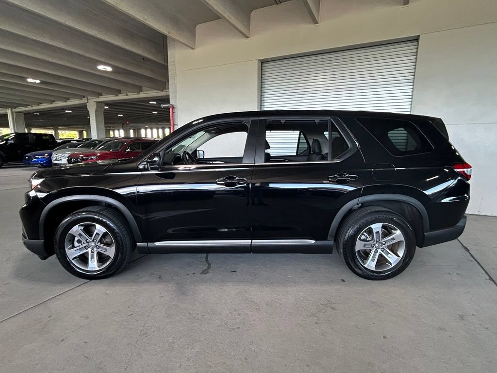 Used 2023 Honda Pilot EX-L image 2