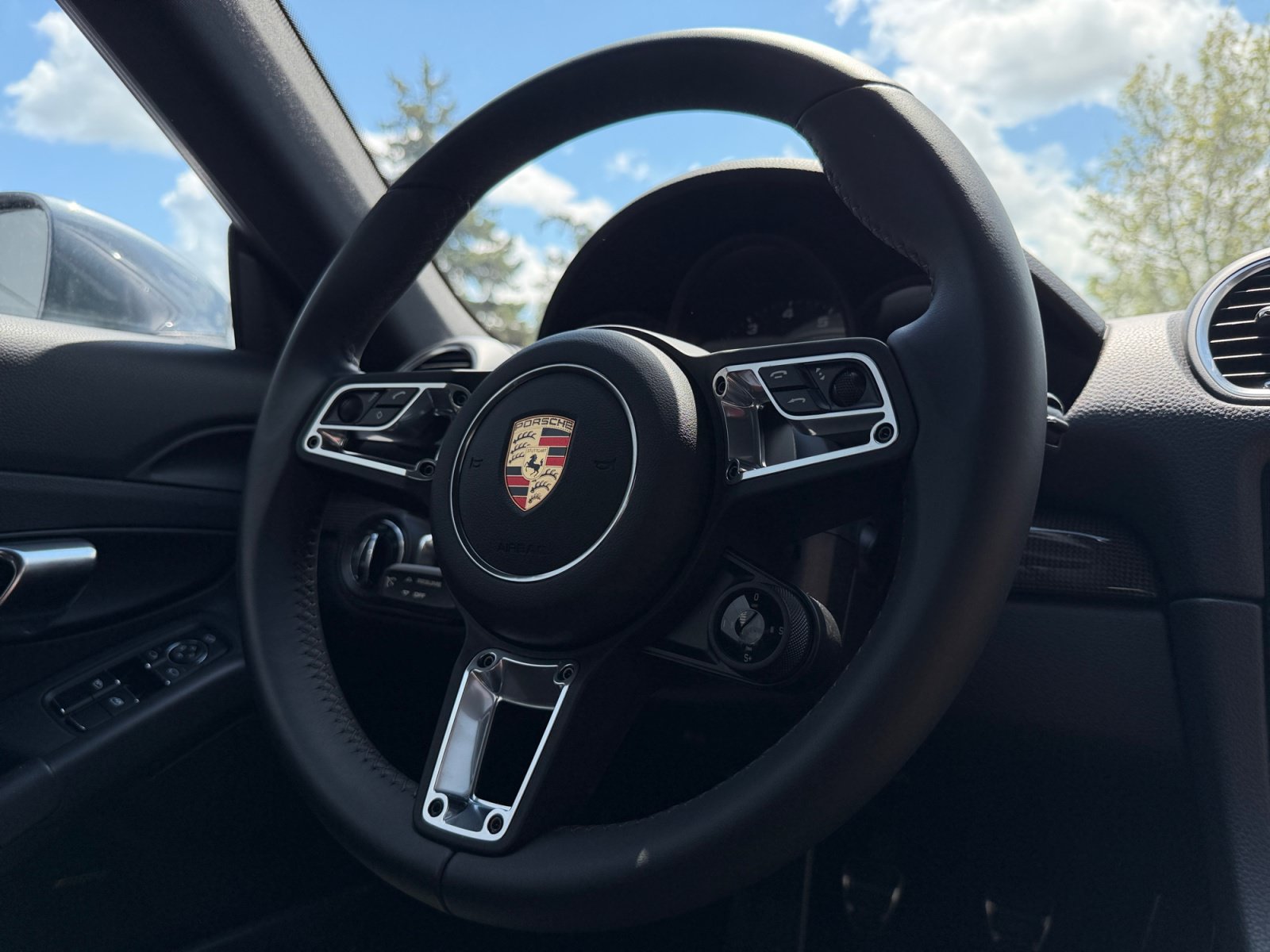 Used 2025 Porsche 718 Cayman RWD image 23
