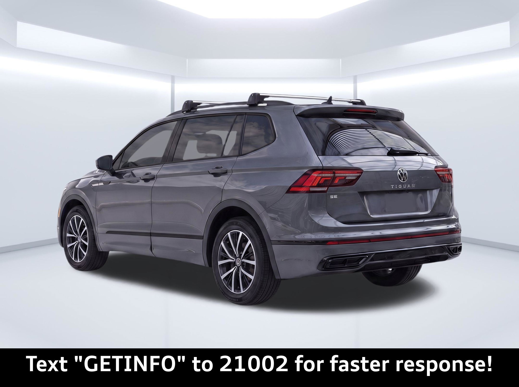 Used 2024 Volkswagen Tiguan SE R-Line FWD image 3
