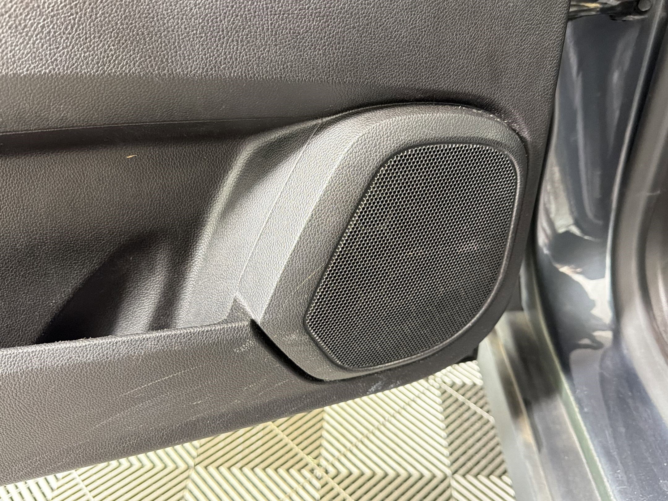 Used 2012 Cadillac SRX Luxury image 21