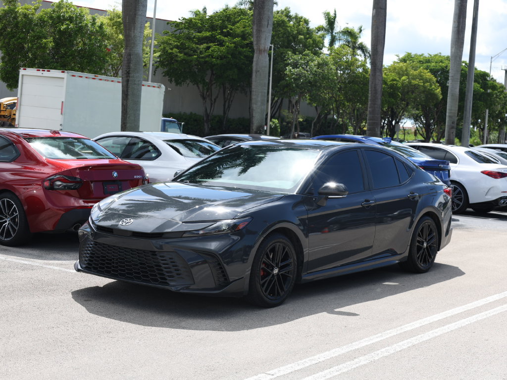 Used 2025 Toyota Camry SE w/ Convenience Package