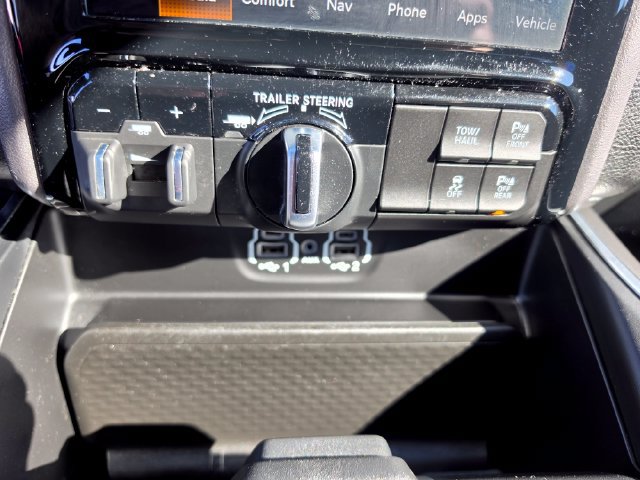 Used 2023 RAM 1500 Laramie AWD/4WD image 20