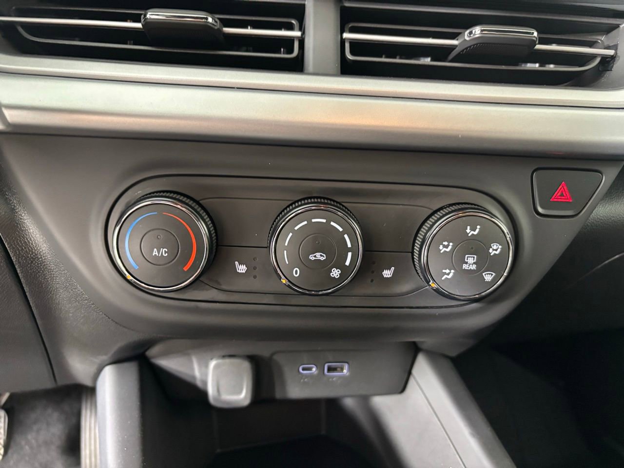 Used 2024 Chevrolet Trax RS image 15