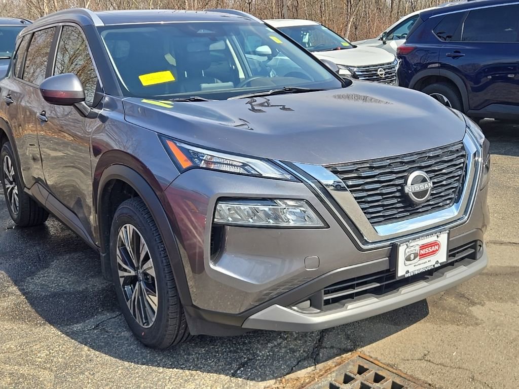 Used 2023 Nissan Rogue SV w/ SV Premium B Package image 2